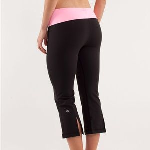 Lululemon gather and crow split crops